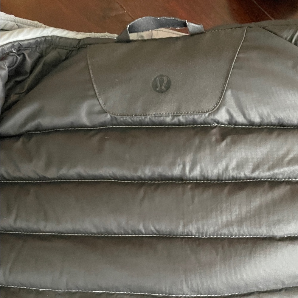 Lululemon Athletica Men's Gray Puffer Jacket Size Large - Picture 5 of 8
